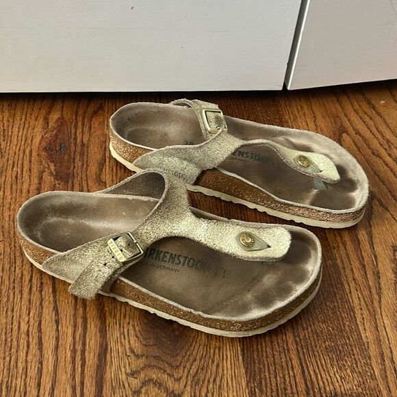 Birkenstock Women Gizeh Metallic Gold Sandals sz 38 7.5 Regular - Picture 1 of 6